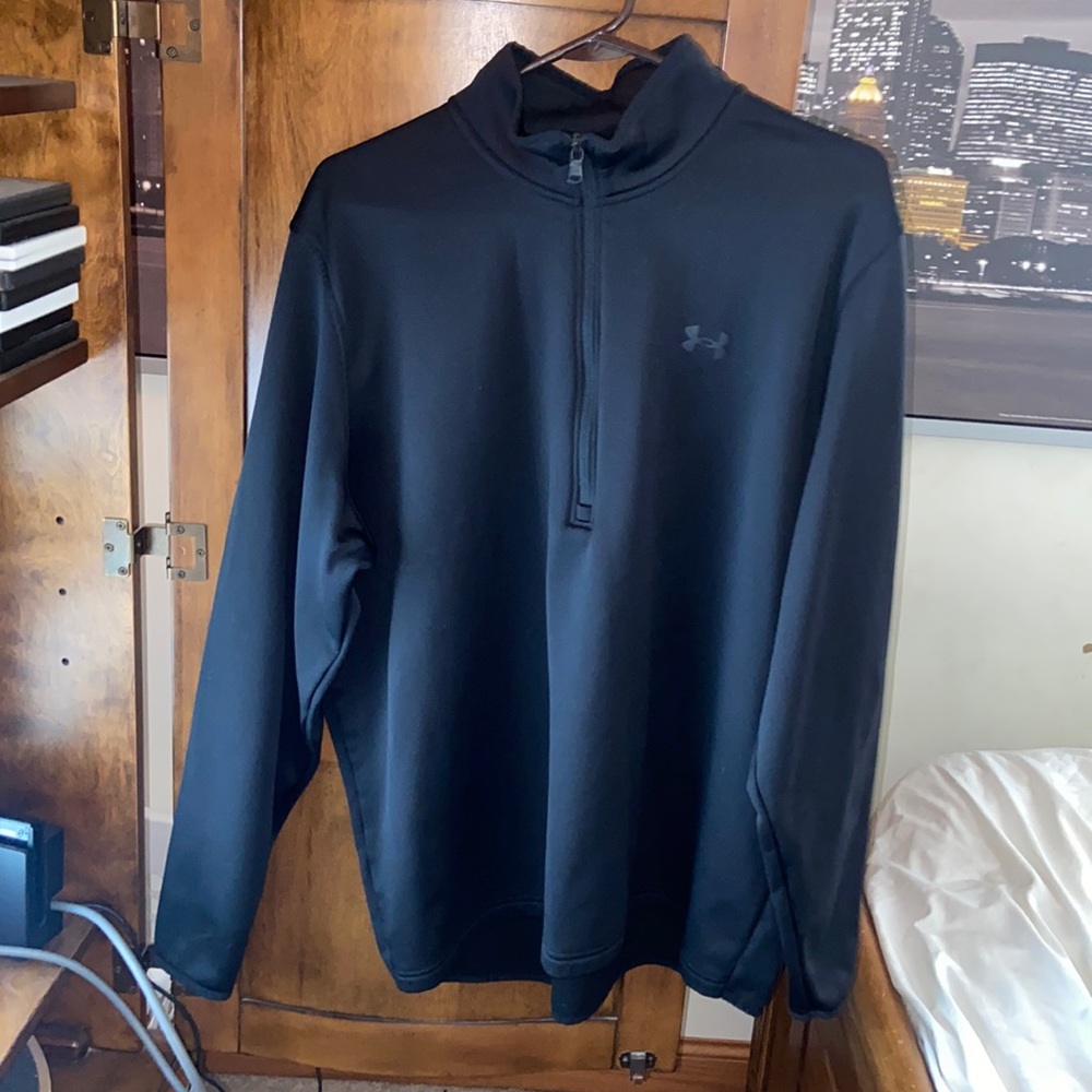 Under Amour Men’s half zip sweatshirt